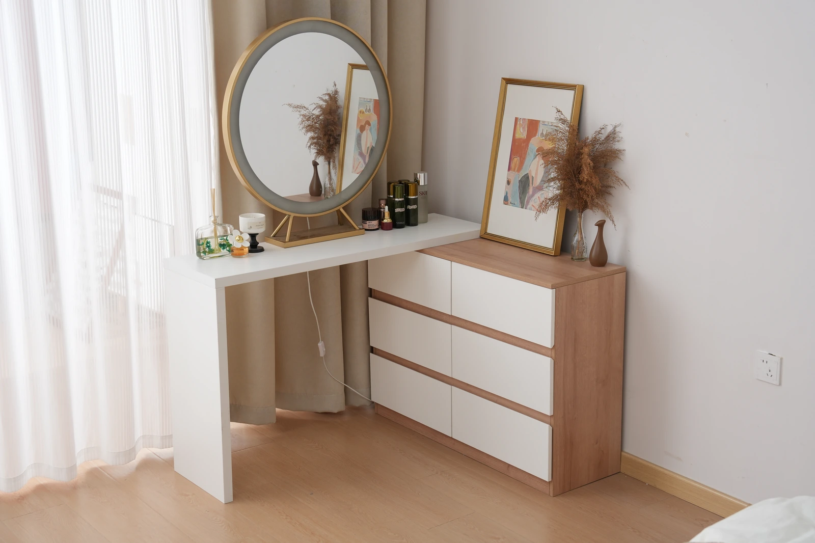 Modern Vanity Dressing Table with Mirror B2000 product detail